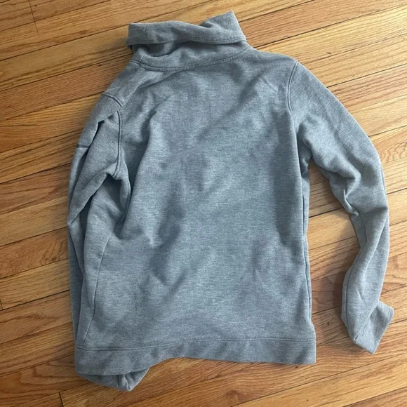 Nike sweater - Picture 3 of 3